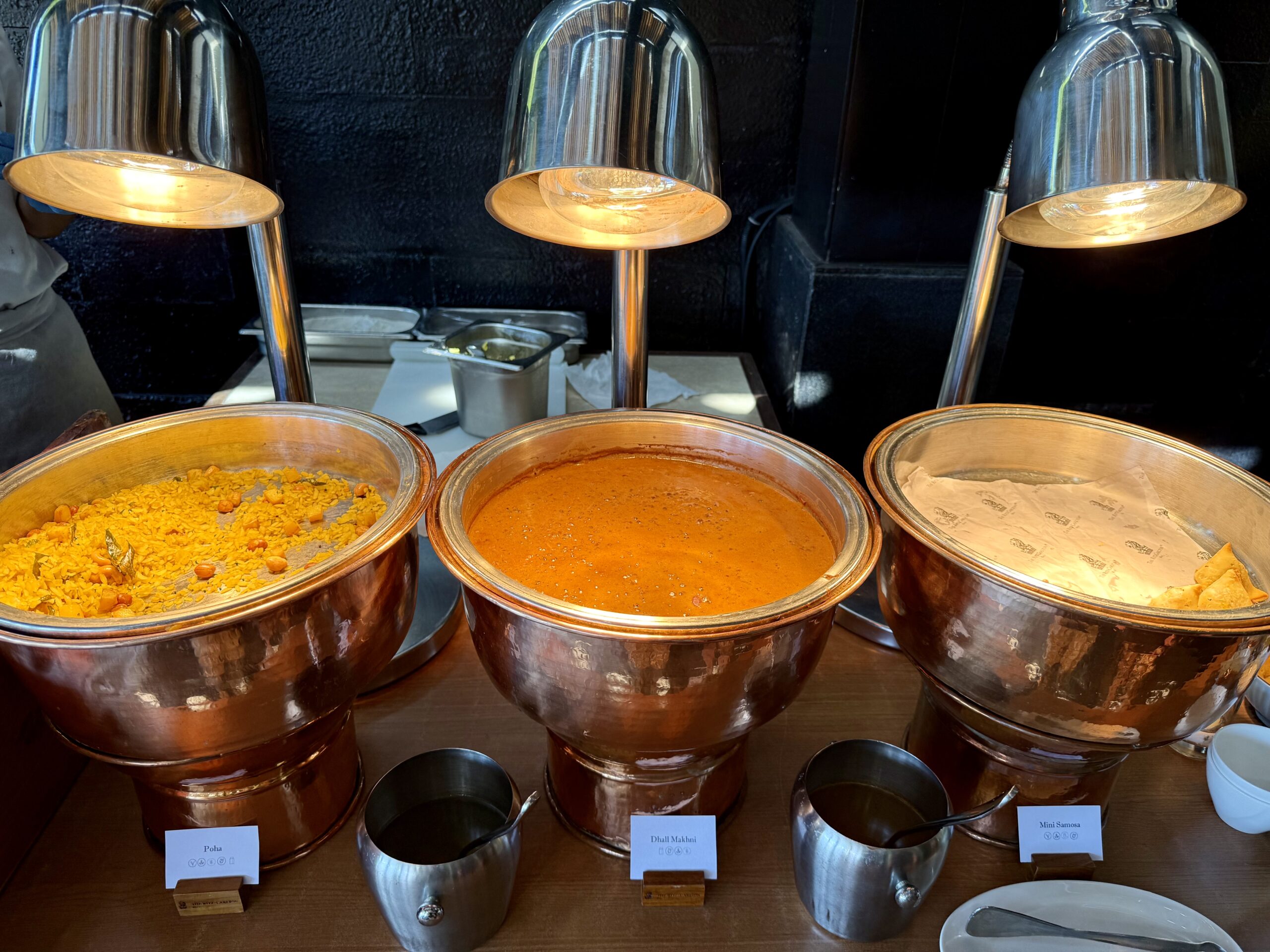 多国籍な朝食ブッフェ、インド料理コーナー