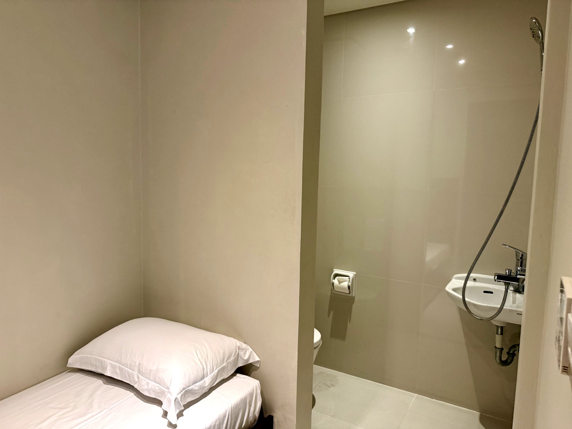 ラグーナ バリのヴィラ、フル装備のキッチンと使用人用の部屋（11）