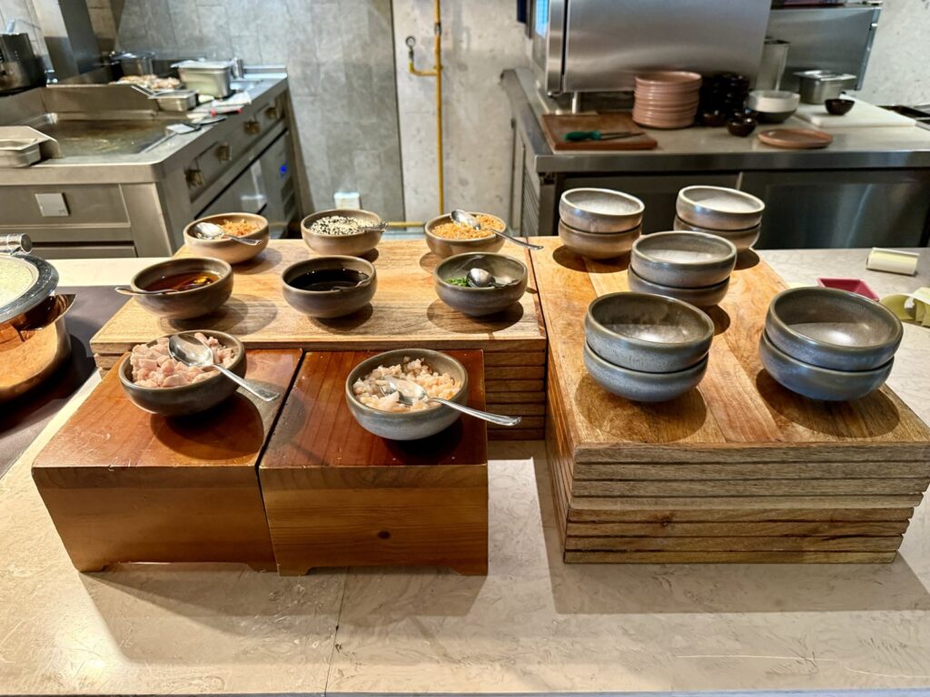 お粥のトッピングコーナー