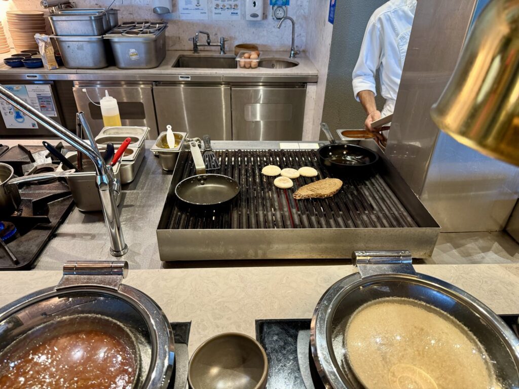 イングリッシュマフィンや全粒粉パンを焼くグリル