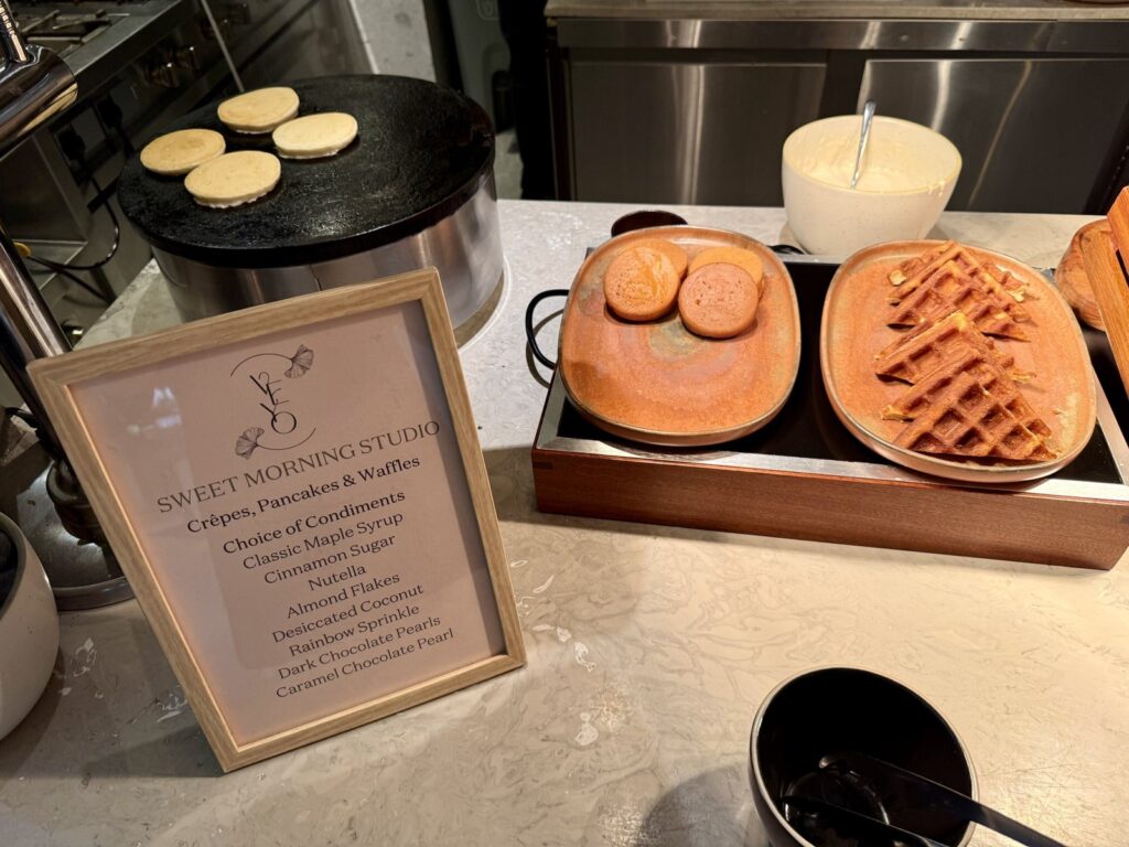 JWマリオット・モルディブの水上ヴィラ｜その場で焼いてくれるパンケーキとワッフル