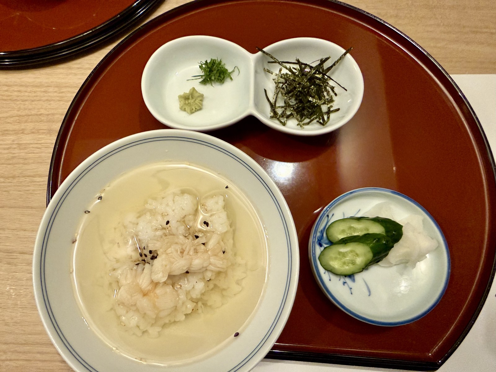伊勢海老の霜降り茶漬け・香の物