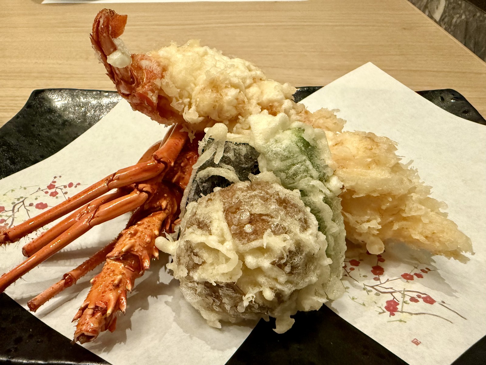 豪快!! 伊勢海老の一本揚げ 天麩羅