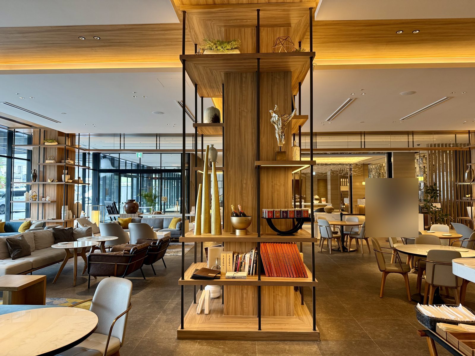コートヤード・バイ・マリオット名古屋｜THE LOUNGEの席