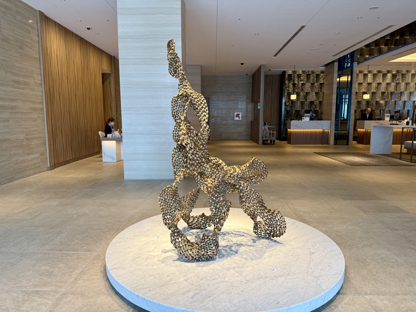 コートヤード・バイ・マリオット名古屋｜ロビーのアート