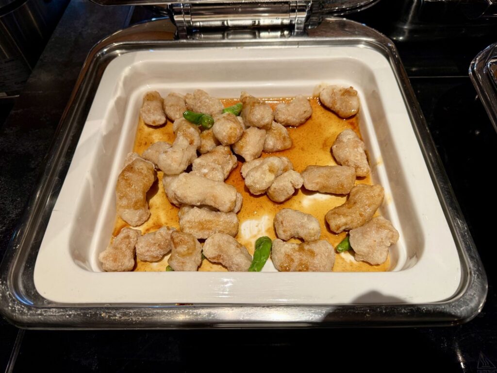 羽田センチュリオン・ラウンジの温かい料理