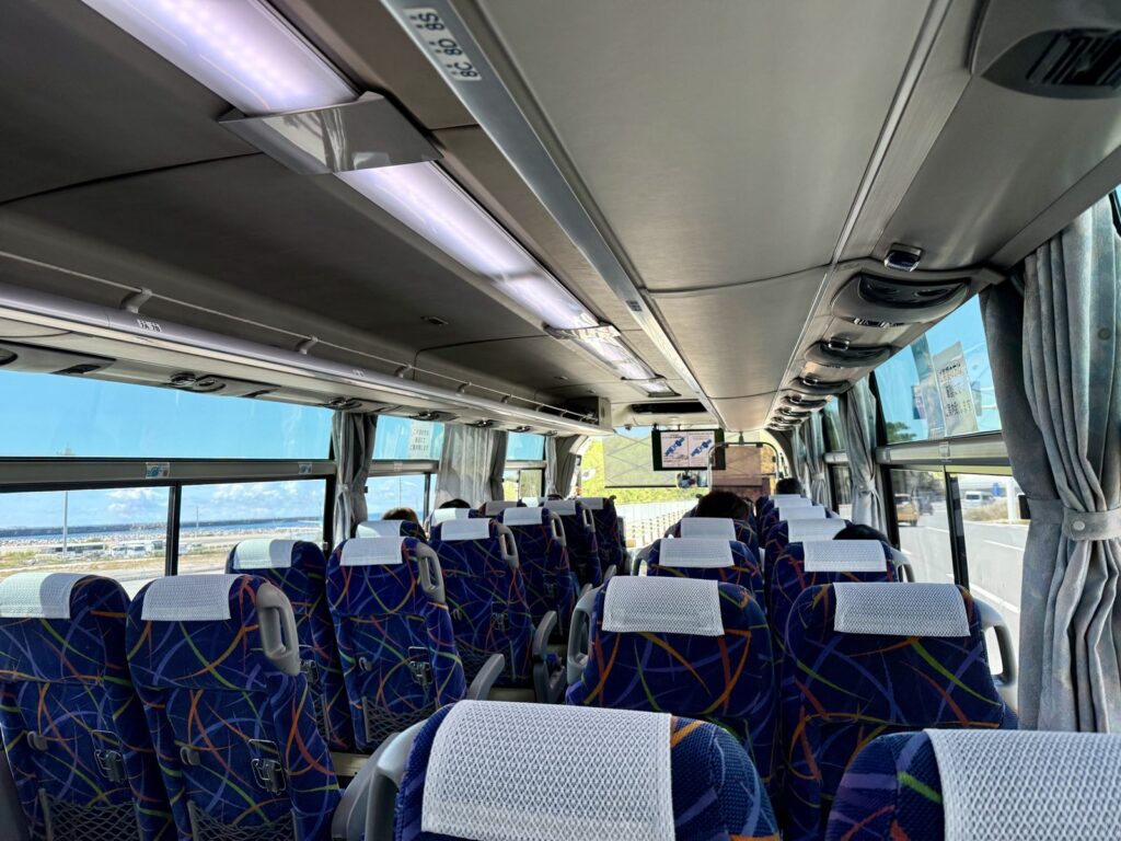 ヒルトン沖縄瀬底リゾート｜リムジンバスの車内