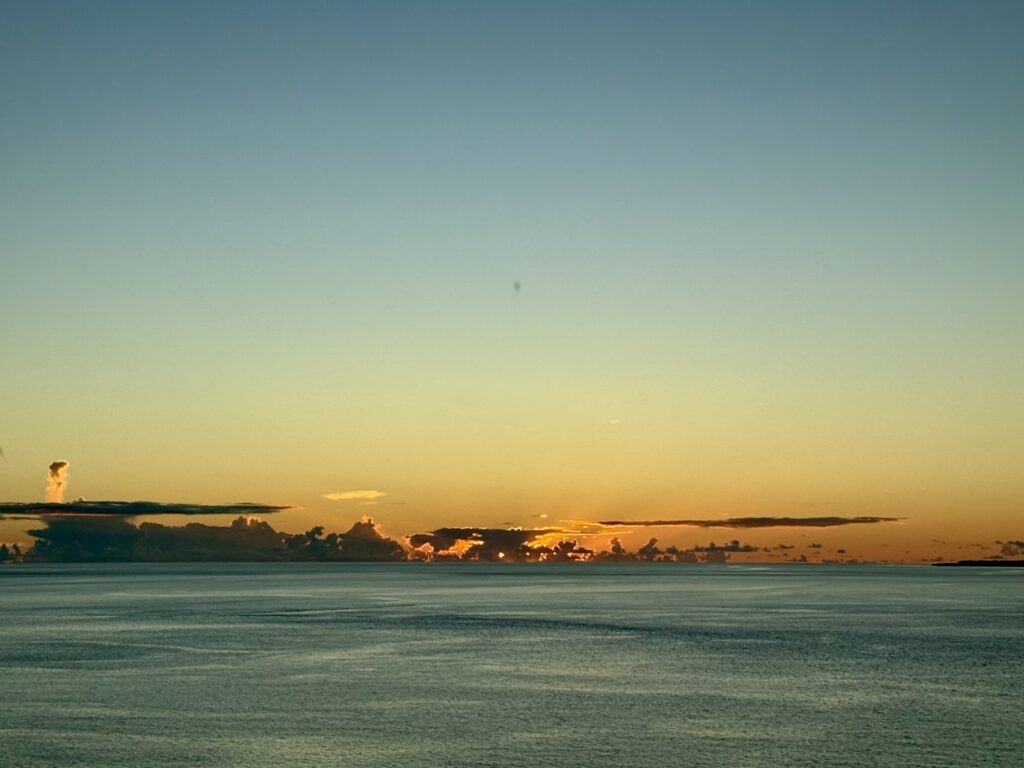 ヒルトン沖縄瀬底リゾート｜客室から見た夕日
