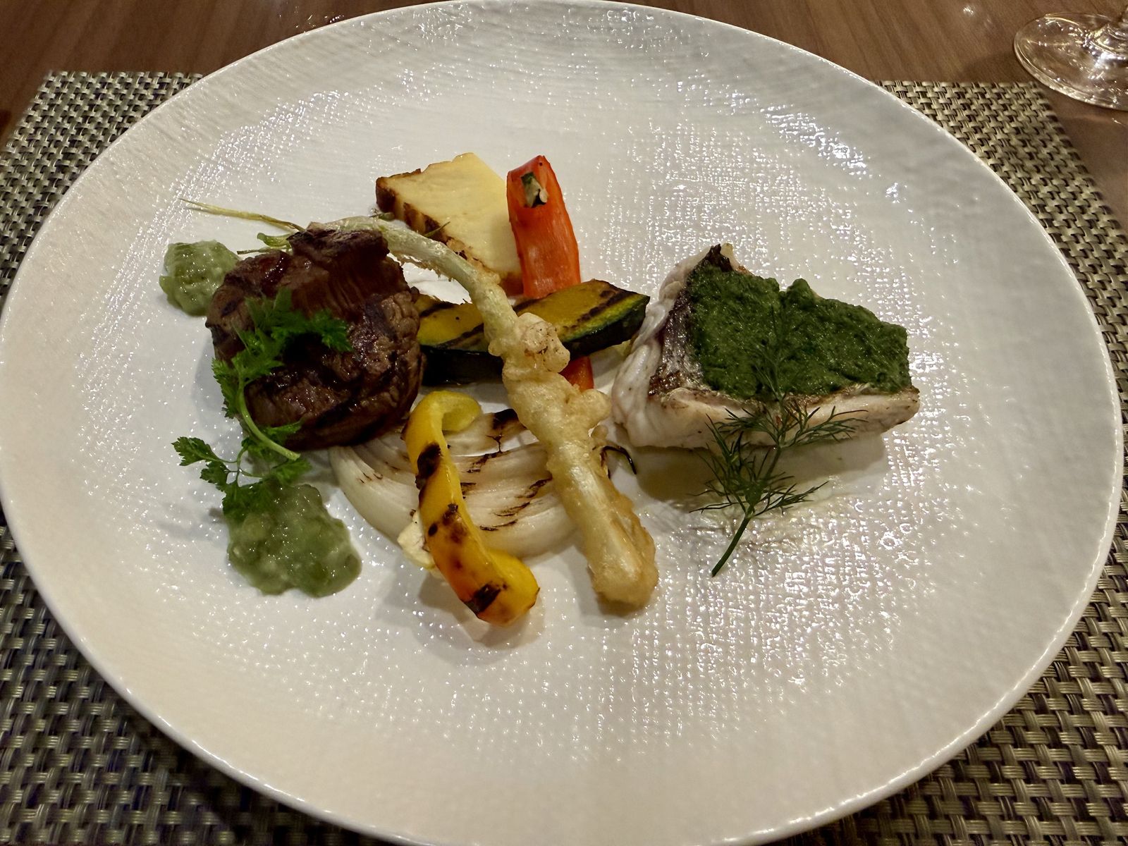 もとぶ牛と魚のメイン