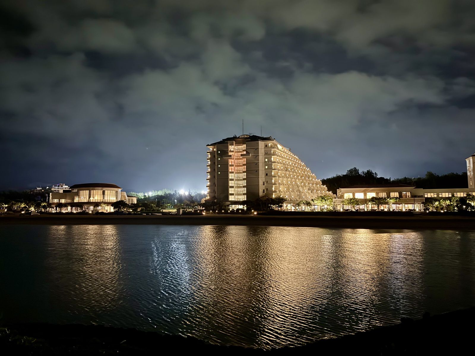 シェラトン沖縄サンマリーナリゾートの夜景