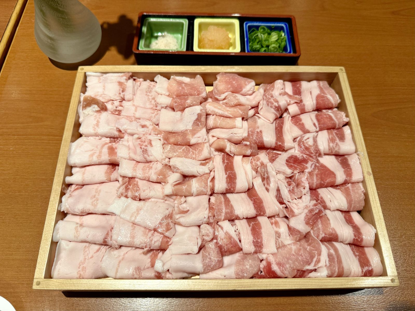 沖縄県産豚と島野菜のしゃぶしゃぶ