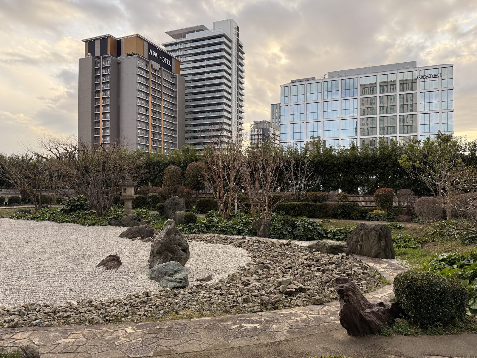 セントレジス大阪｜12階の空中庭園（枯山水）