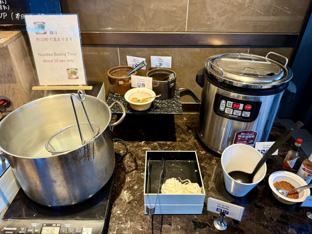 東京マリオット 朝食会場の麺コーナー
