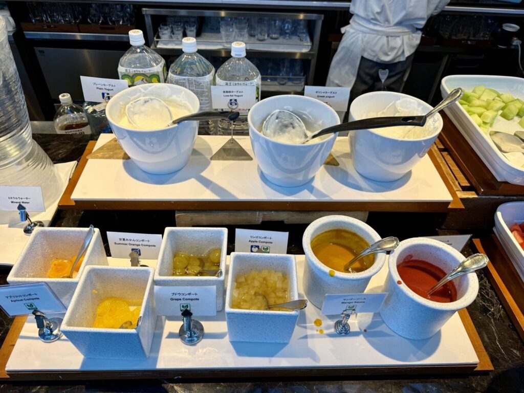 東京マリオット 朝食会場のヨーグルトとコンポート