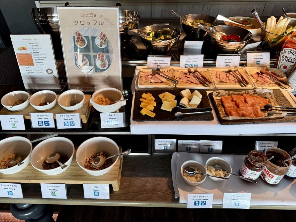 東京マリオット ラウンジ朝食のハム・チーズ・スモークサーモン