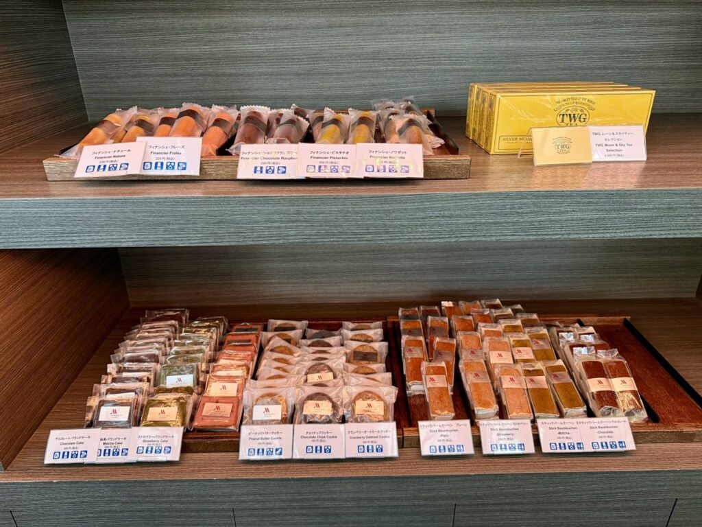 東京マリオットホテルのショップで売っているTWGの紅茶と焼き菓子